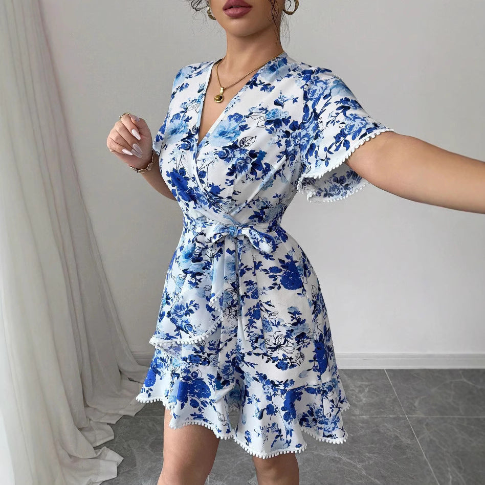 Damen Wickelkleid mit Rüschendetails und Taillengürtel Floral Eveloria
