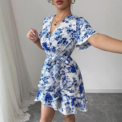 Damen Wickelkleid mit Rüschendetails und Taillengürtel Floral Eveloria
