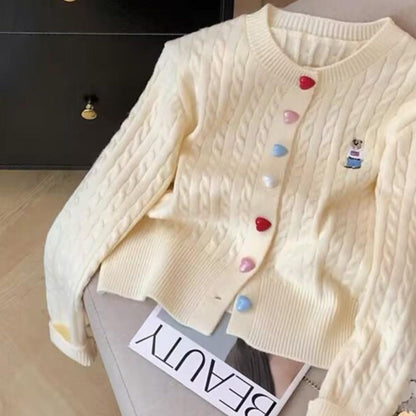 Damen Strickjacke mit Herzknöpfen und Muster - Eveloria
