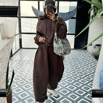 Damen Oversized Sweatanzug mit Kapuze und Bündchen Eveloria - Eveloria