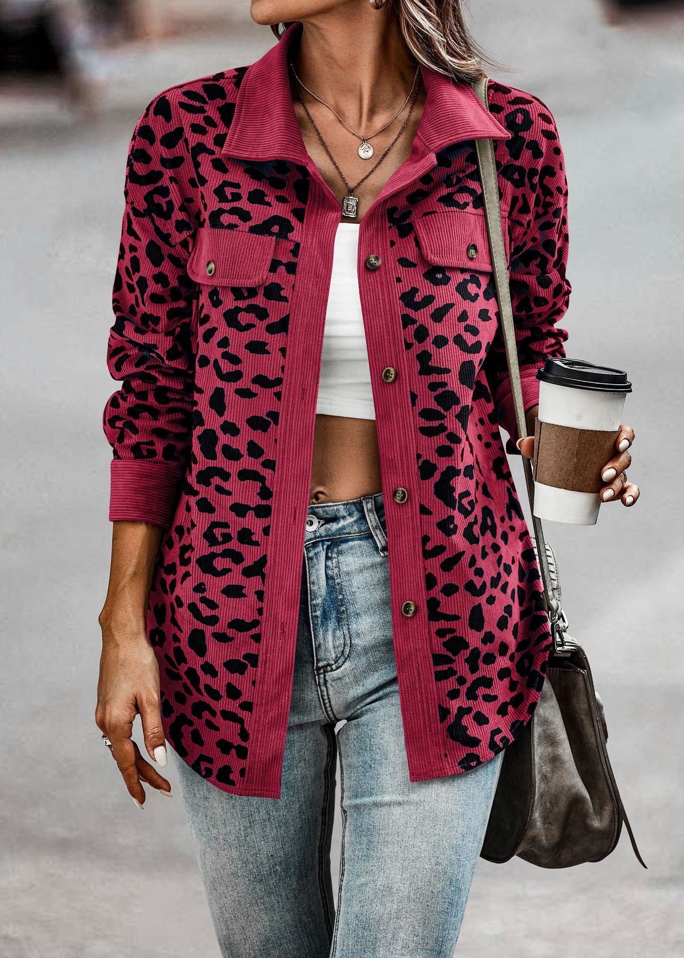 Damen Kordjacke Leo-Print Brusttaschen Eveloria
