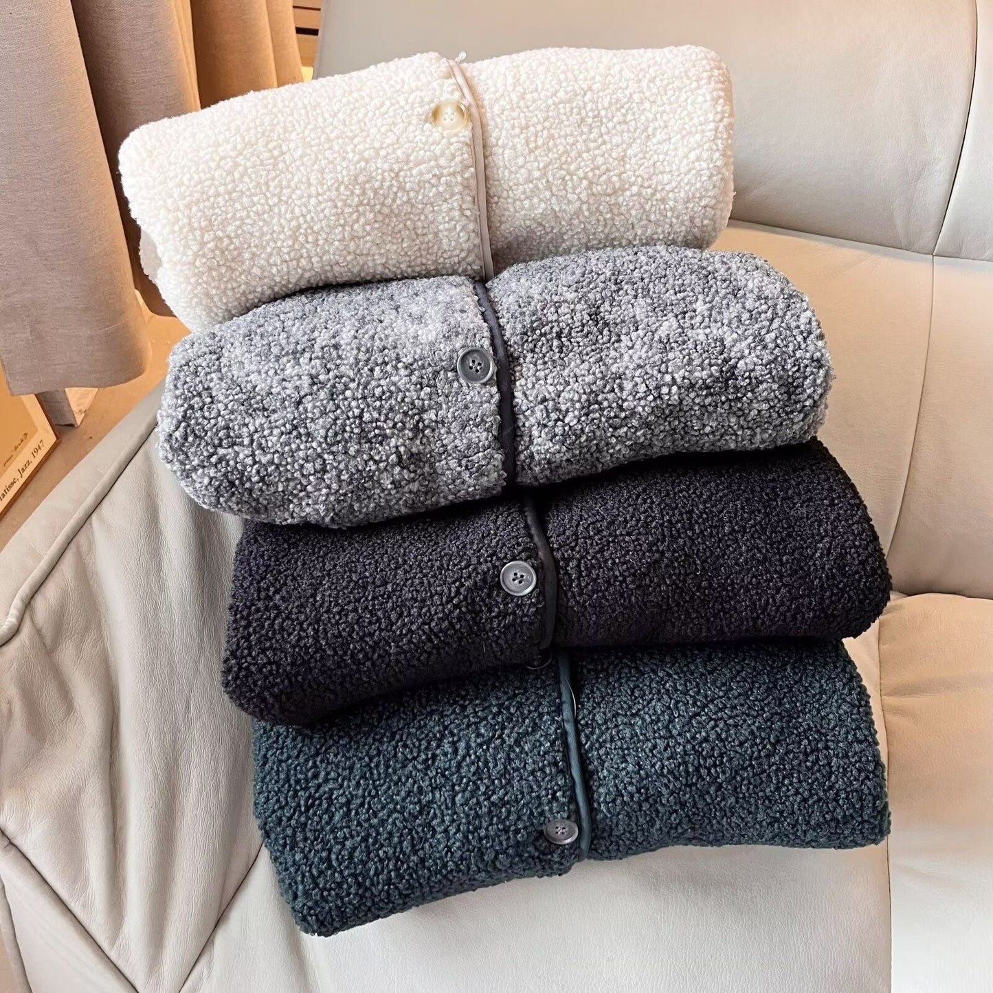 Damen Kuscheljacke Weich Velour mit Knöpfen Beige