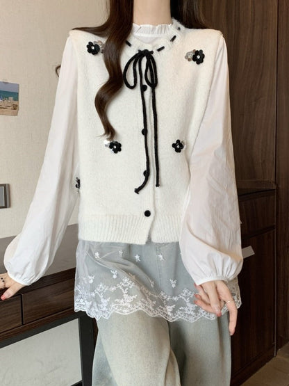 Damen Strickjacke Blumenapplikation Bindeverschluss Beige