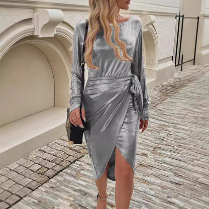 Damen Wickelkleid aus Satin mit Schlitz Schwarz - Eveloria