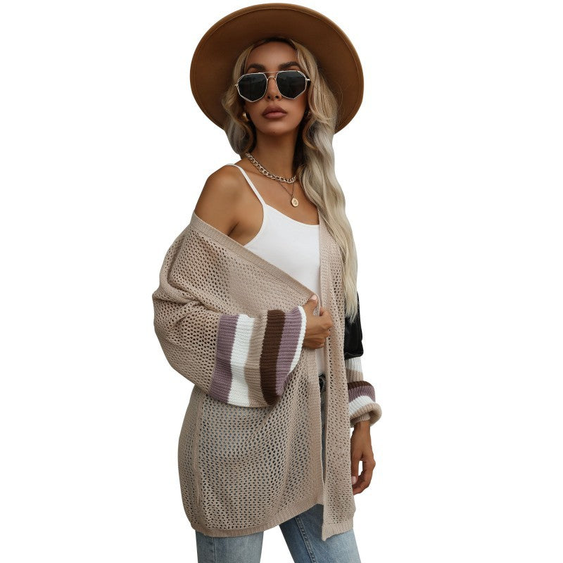 Damen Strickjacke mit Streifenärmeln und lockerer Passform
