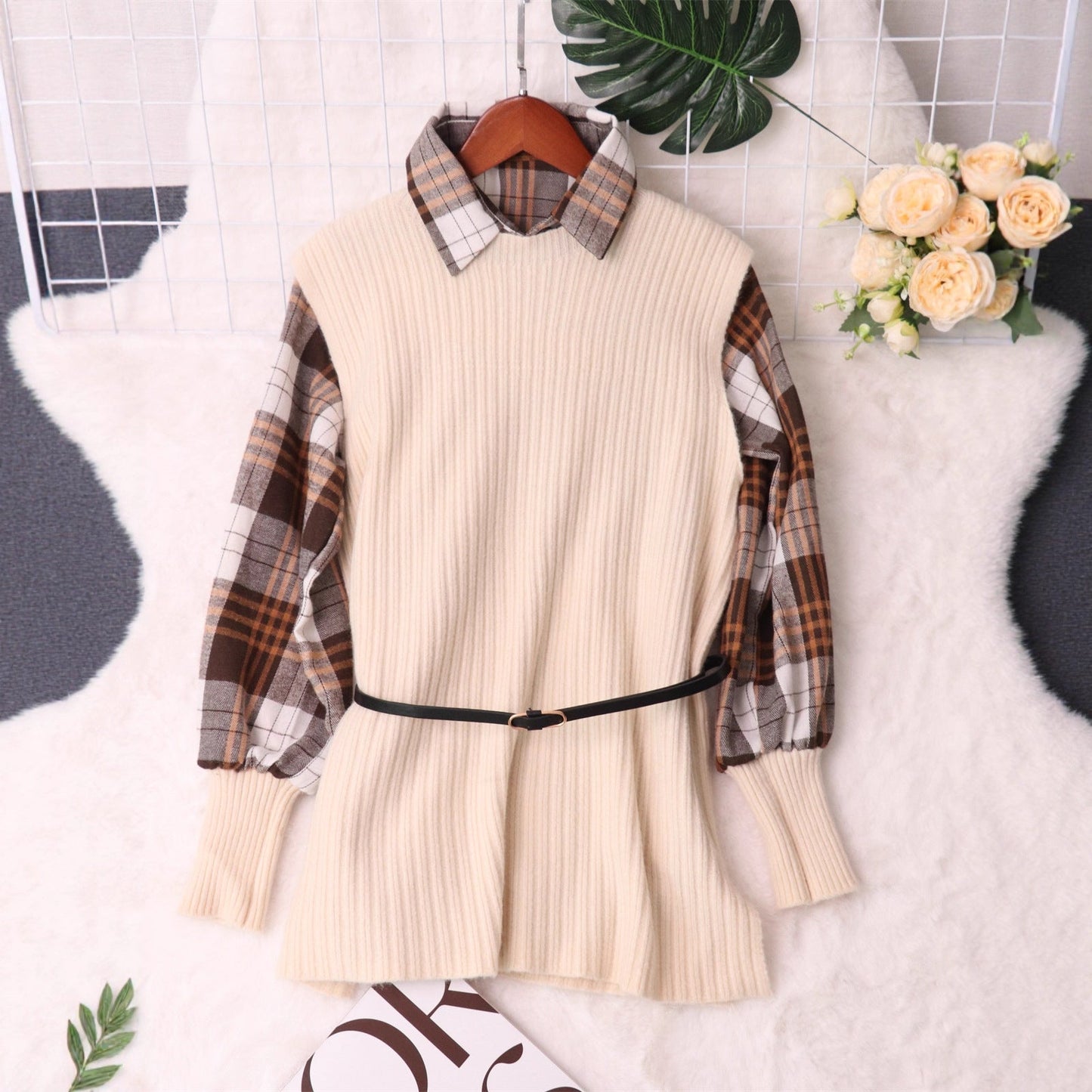 Damen Strickpullover mit Karomuster und elastischem Gürtel Schwarz - Eveloria