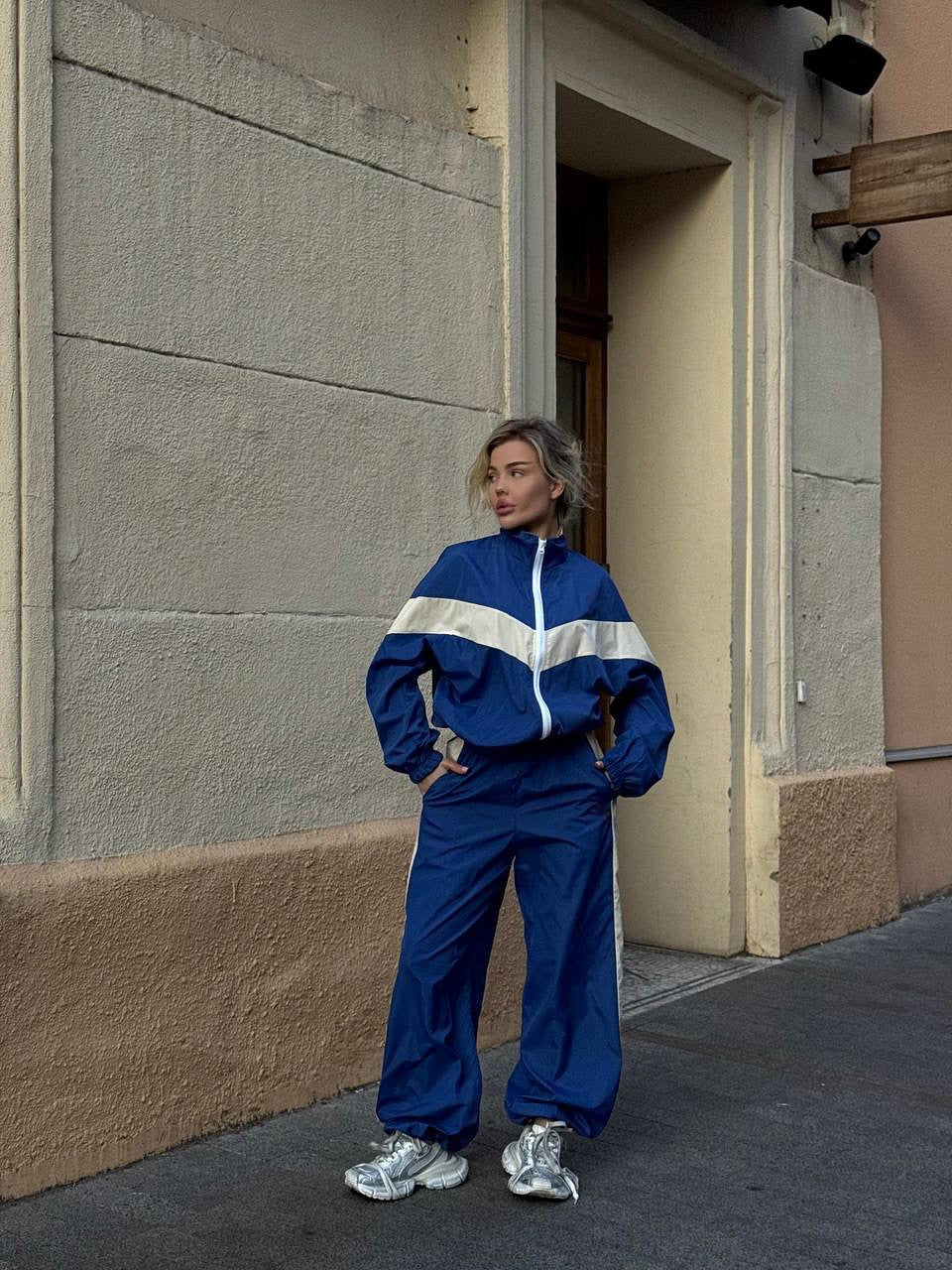 Damen Windbreaker Hochkragen Kontraststreifen Eveloria