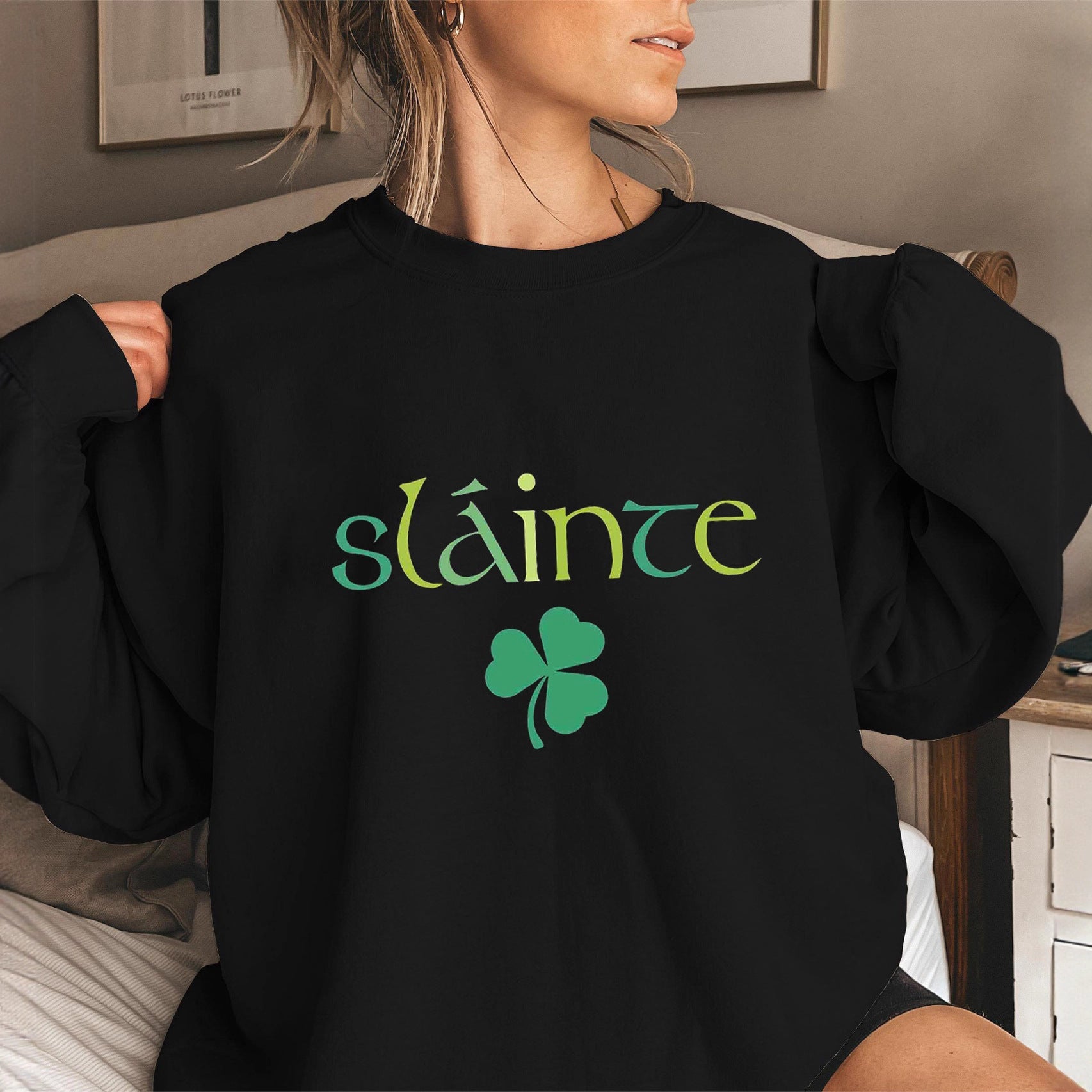 Damen Sweatshirt Voluminöse Ärmel Motiviertes Design Eveloria - Eveloria