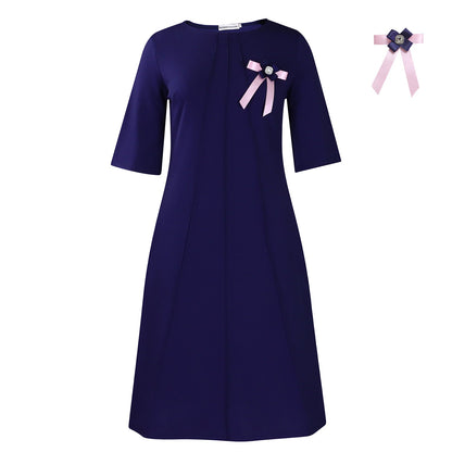 Damenkleid mit Verzierungen Eveloria