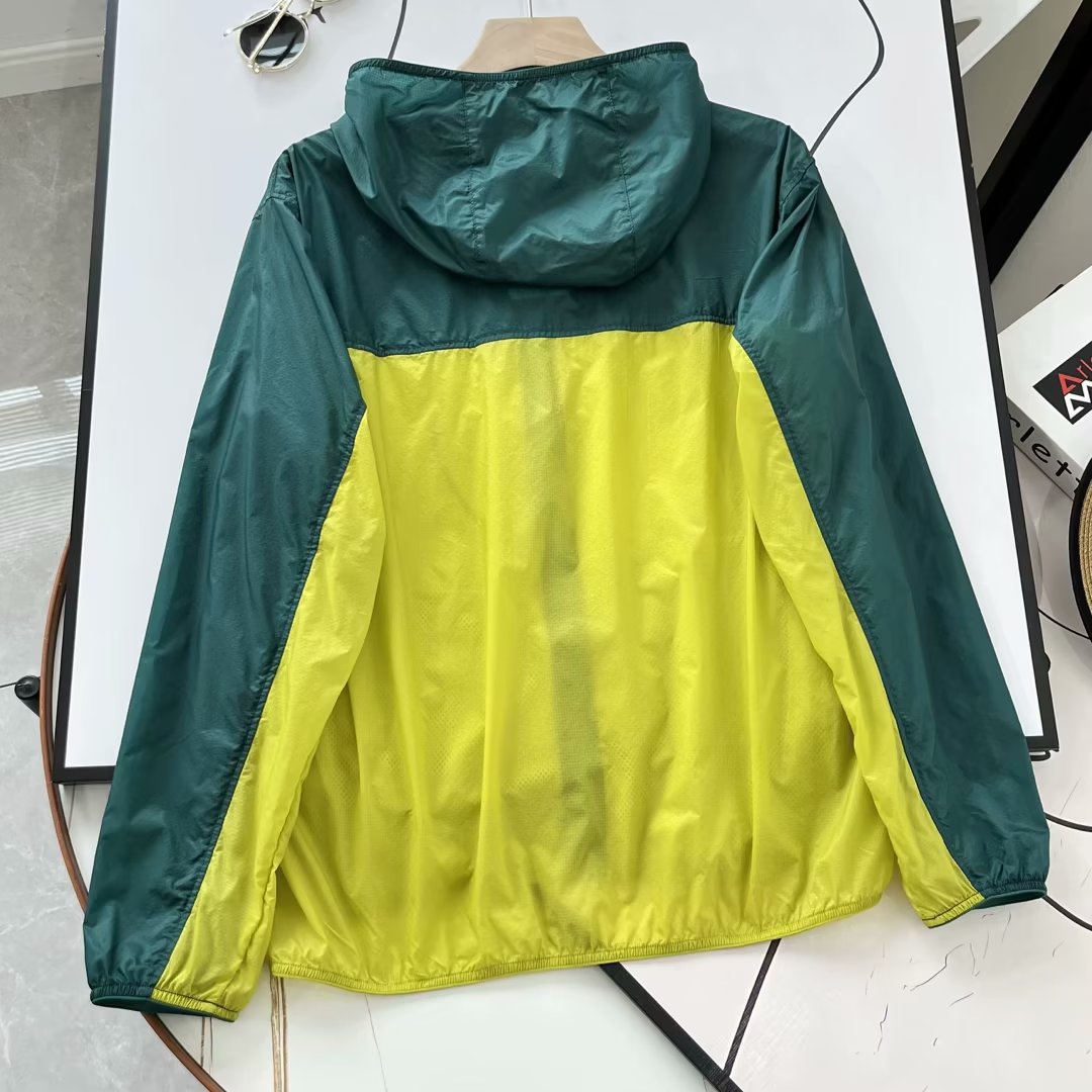Damen Leichte Sportjacke mit Kapuze Eveloria wird zu:
Eveloria Damen