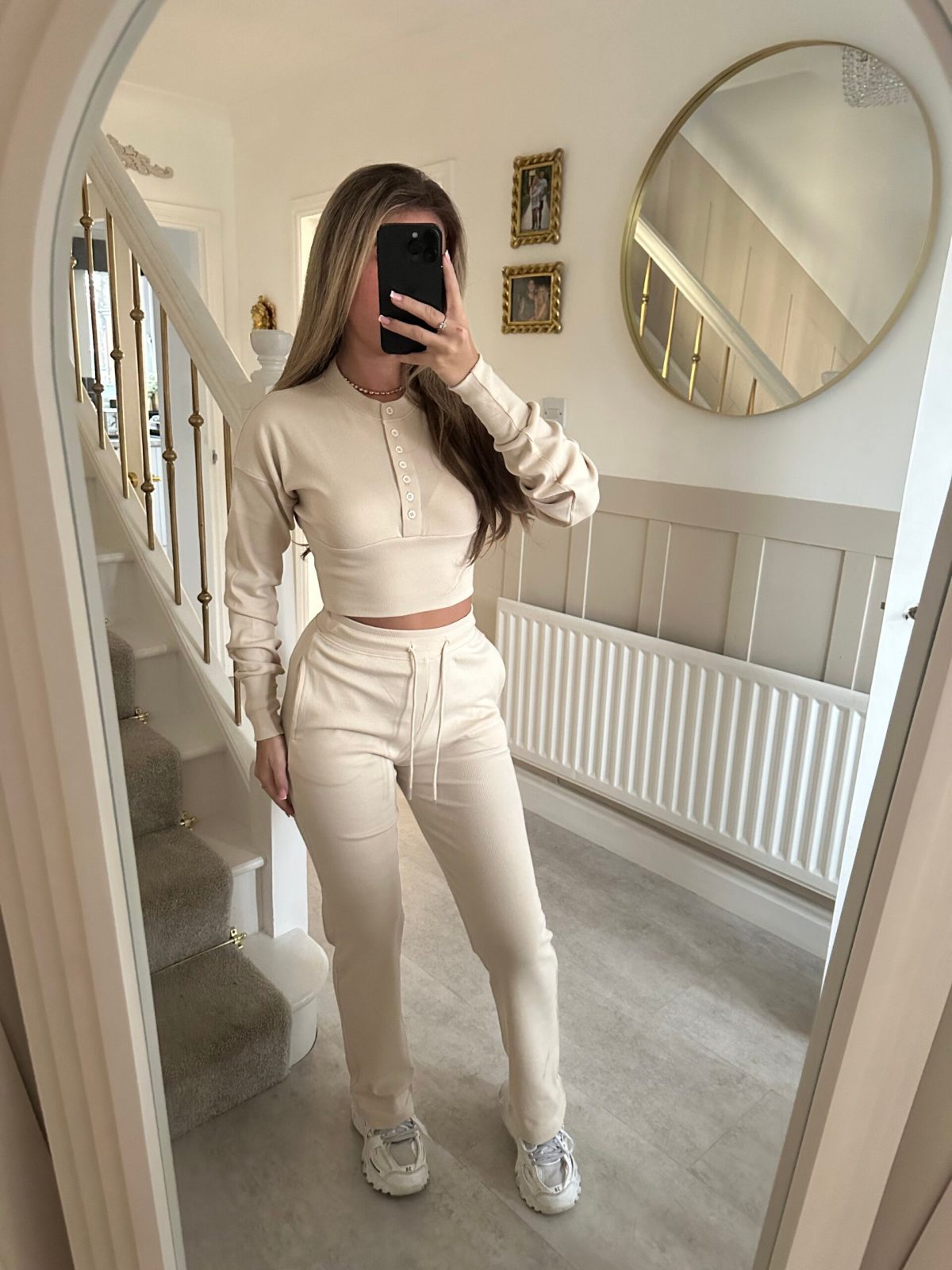Damen Freizeit-Set Cropped Sweatshirt Jogginghose Beige