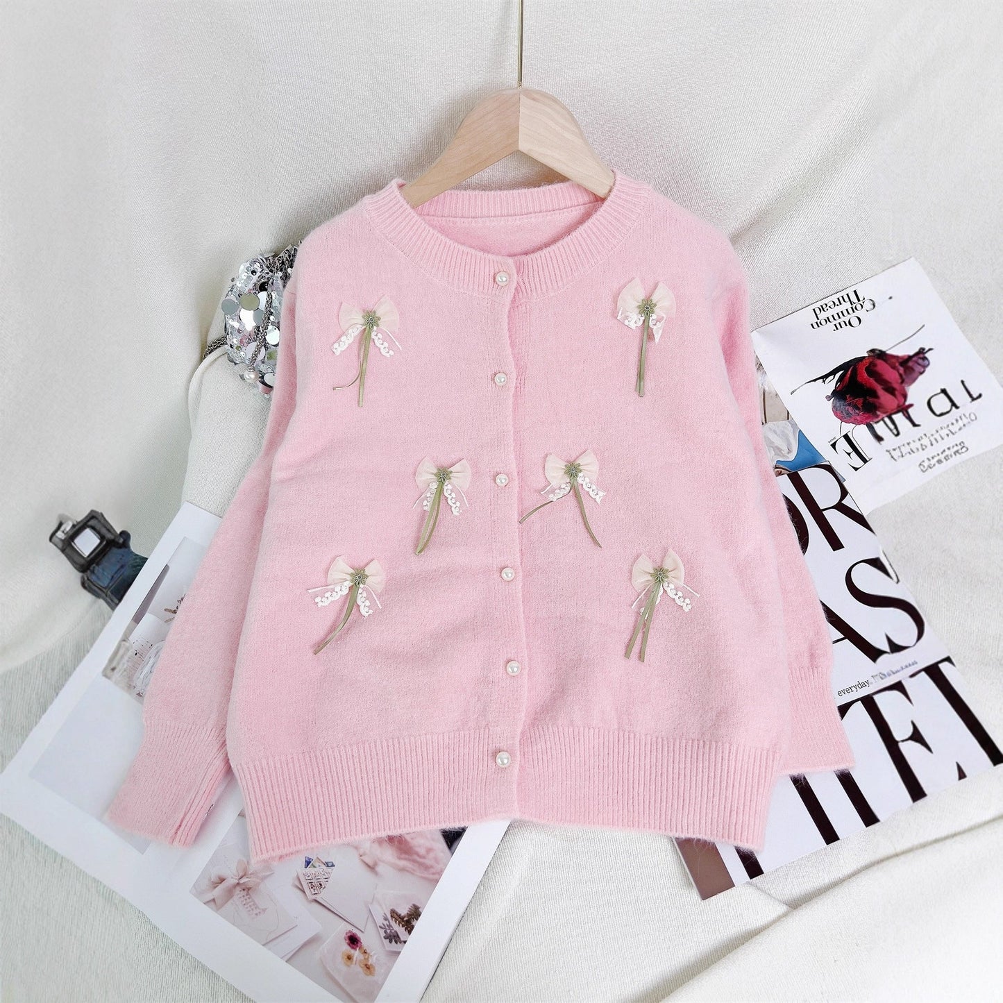 Damen Strickjacke mit Schleifen-Applikationen Eveloria