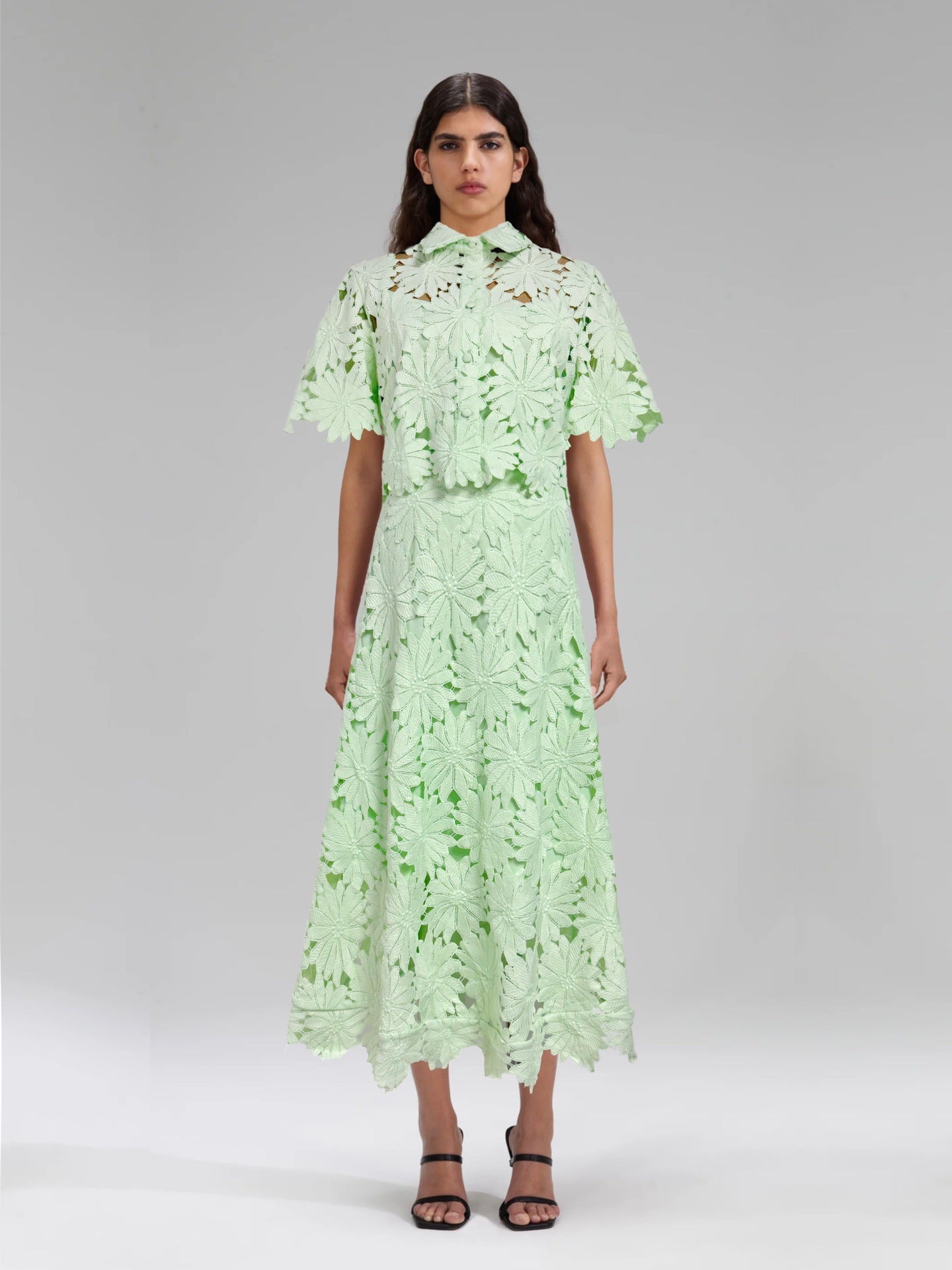 Damen Blumenkleid Hochkragen Voluminöse Ärmel Eveloria
