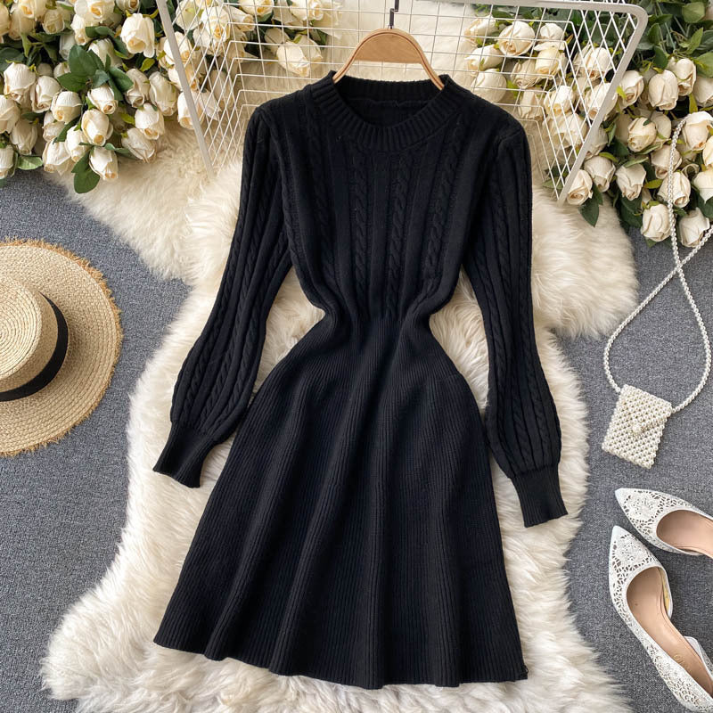 Damen Strickkleid Zopfmuster Figurbetonend Schnitt Eveloria