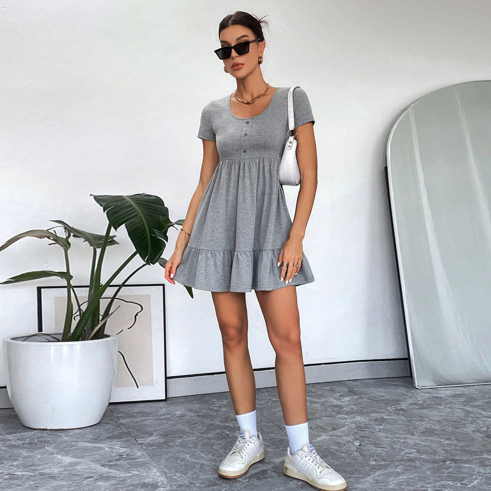 Damen Kurzarm-Kleid mit Knöpfen und Rüschensaum Eveloria
