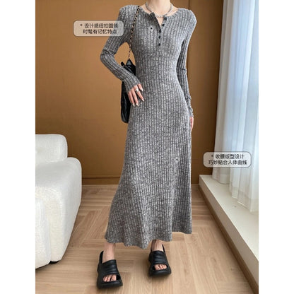 Damen Strickkleid Lang Knöpfe Figurbetont Anthrazit Eveloria