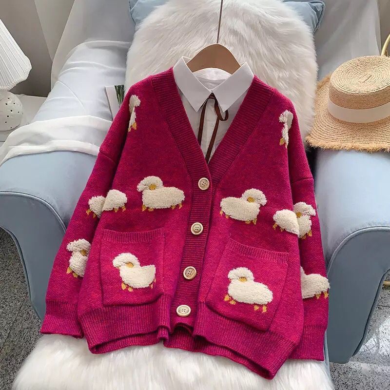 Damen Strickjacke mit Schafemotiv und Taschen