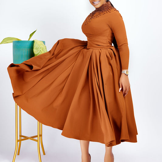 Damen Maxikleid mit Perlenverzierung Tailliert Schwarz Eveloria - Eveloria