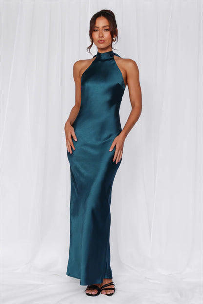 Damen Satin Maxikleid Hochkragen Körpernah Eveloria