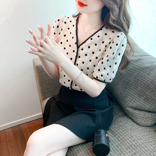 Damen Bluse mit Punkten und Knöpfen Eveloria - Eveloria