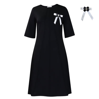Damenkleid mit Verzierungen Eveloria