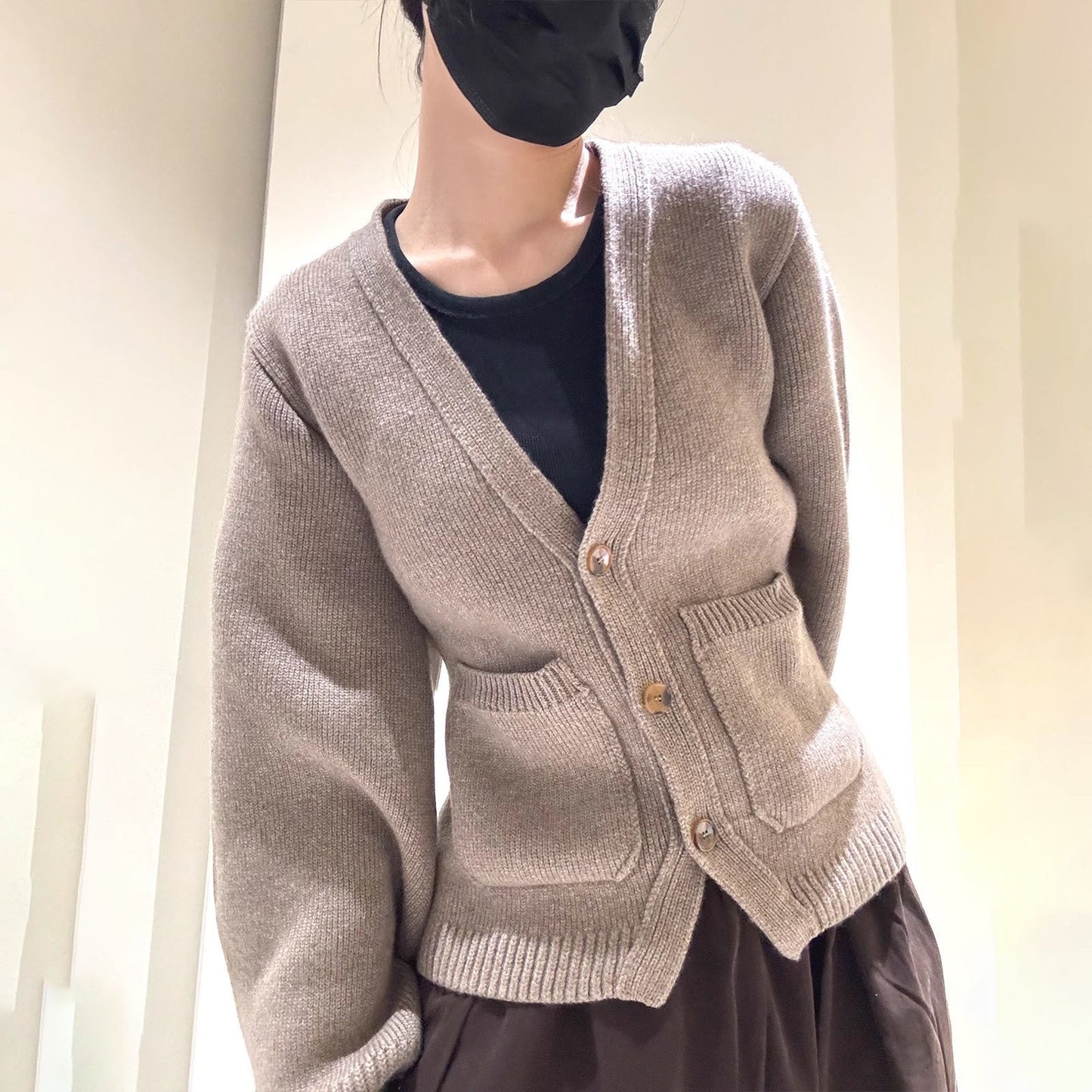 Damen Strickjacke V-Ausschnitt Taschen Eveloria