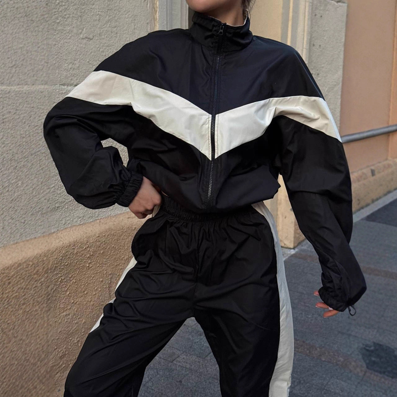 Damen Windbreaker Hochkragen Kontraststreifen Eveloria