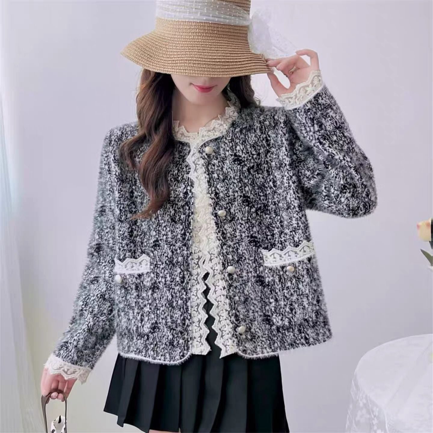Damen Strickjacke mit Perlen und Spitzen Eveloria
