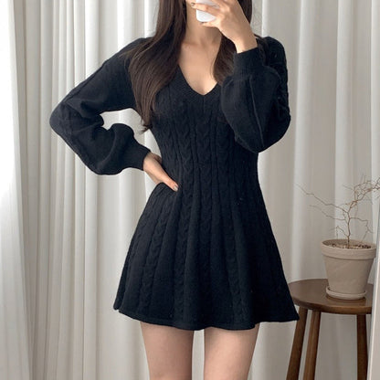 Damen Strickkleid Ärmellos V-Ausschnitt Eveloria