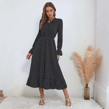 Damen Maxikleid mit Punkten Taillierbarer Gürtel Eveloria - Eveloria
