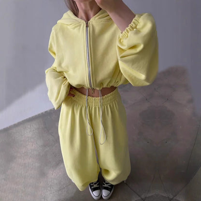 Damen Hoodie Set mit Cropped Hoodie und weiter Hose Eveloria - Eveloria