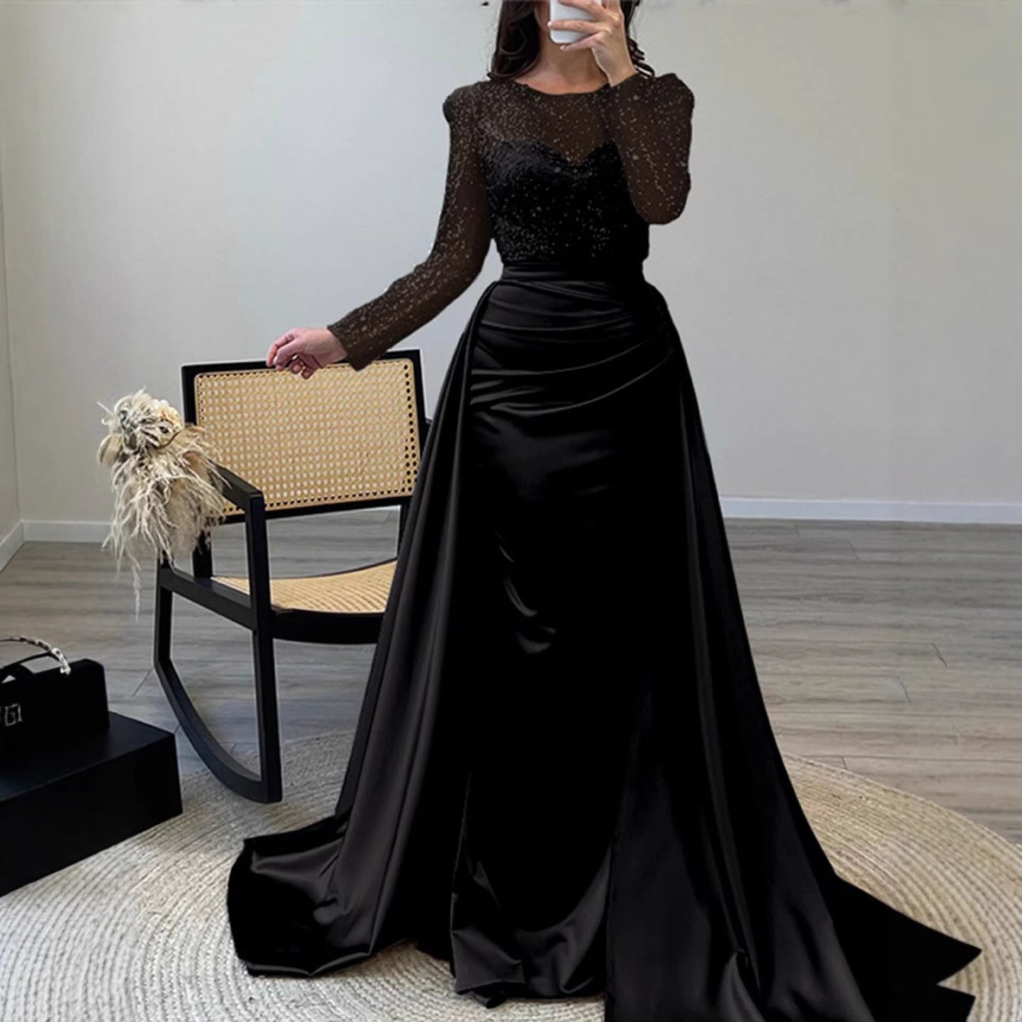 Damen Abendkleid Paillettenoberteil Satinrock Eveloria