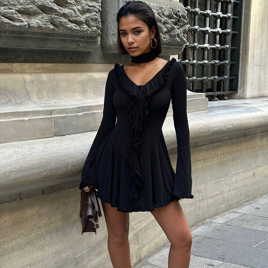 Damen Minikleid Rüschendetails V-Ausschnitt Eveloria - Eveloria