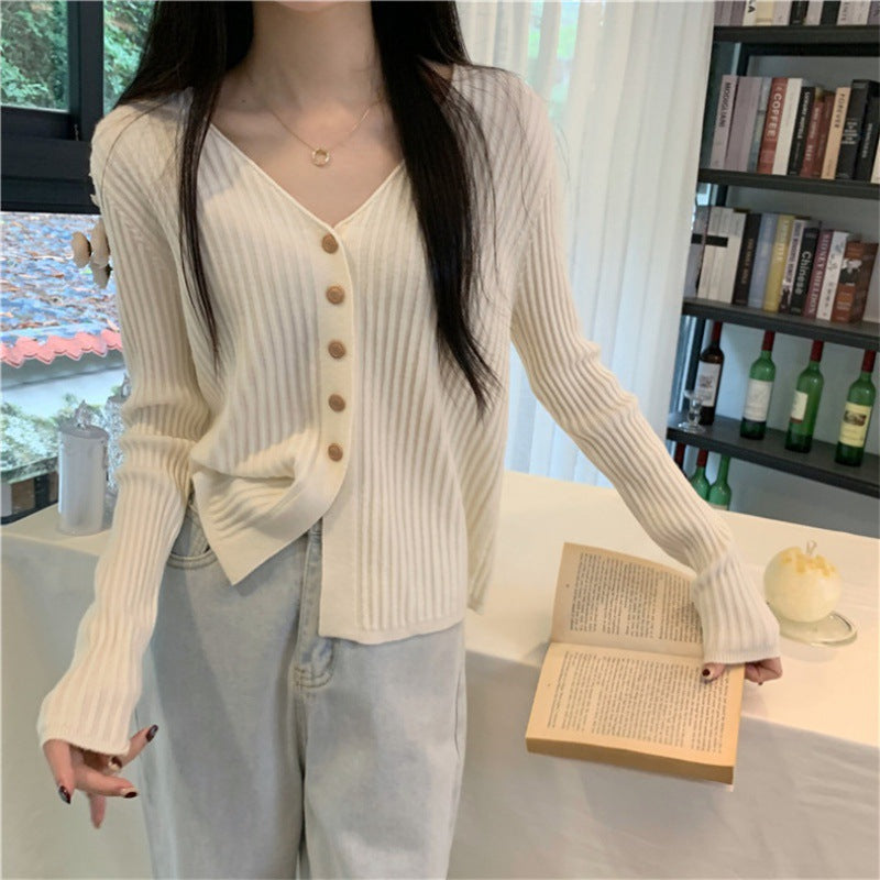 Damen Strickjacke V-Ausschnitt Dekorative Knöpfe Eveloria