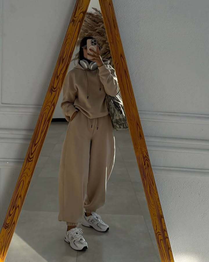 Damen Oversized Sweatanzug mit Kapuze und Bündchen Eveloria