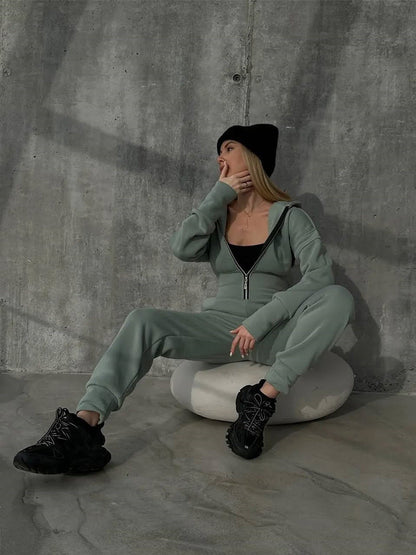 Damen Sportlicher Jumpsuit Reißverschluss Hochkragen Eveloria
