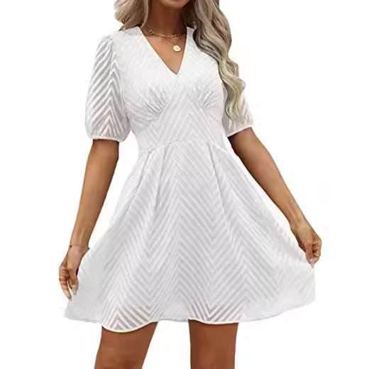 Damen Kleid mit gepufften Ärmeln und V-Ausschnitt Eveloria