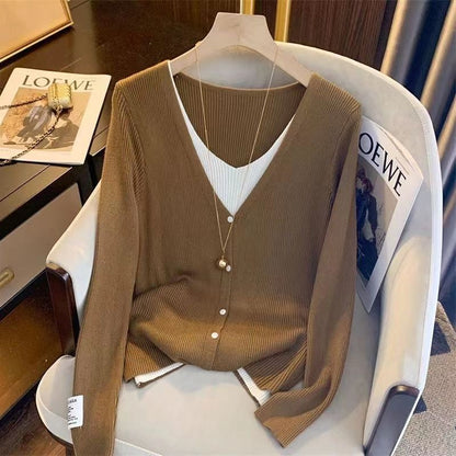 Damen Strickjacke V-Ausschnitt Feine Knöpfe Eveloria