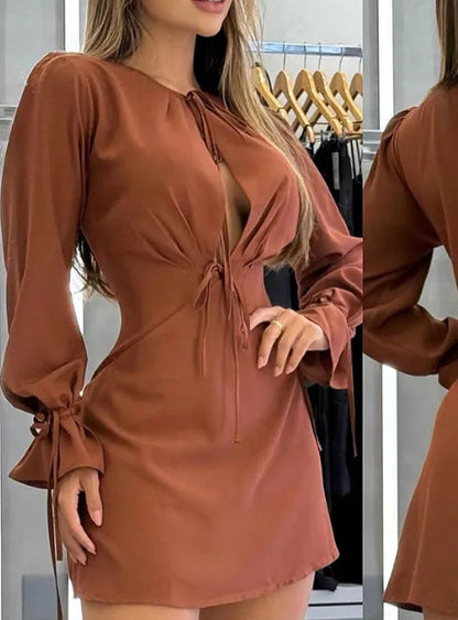 Damen Mini-Kleid Tiefes Dekolleté Ärmelverzierungen Eveloria