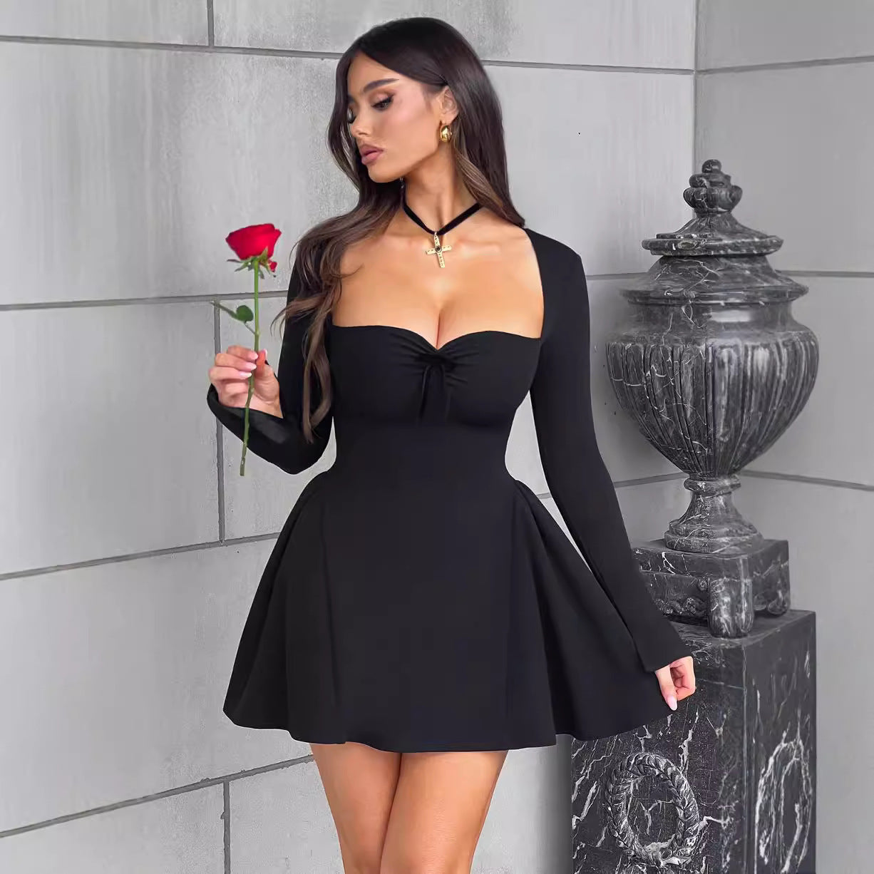Damen Cocktailkleid V-Ausschnitt Schwingrock Eveloria