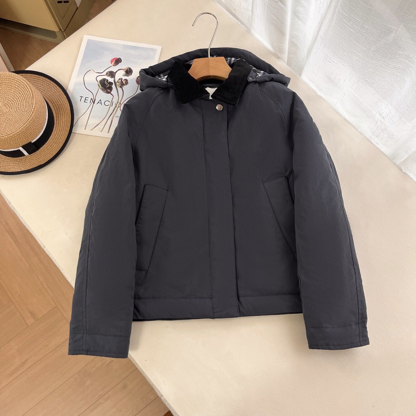 Damen Kurzjacke mit Kapuze Modisch Funktional Eveloria