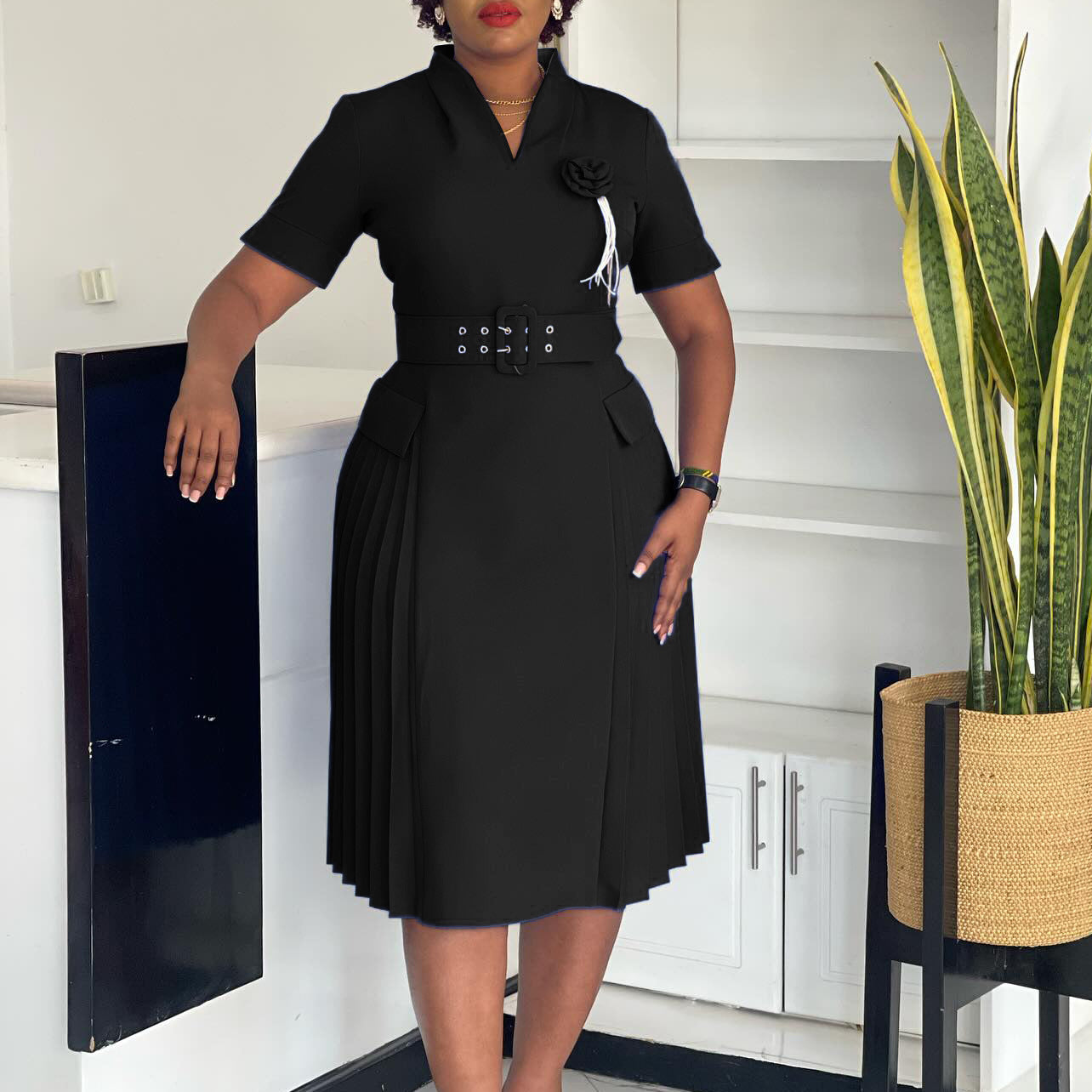 Damen Midi-Kleid mit Gürtel und Rüsche