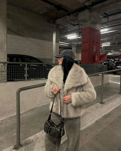 Damen Pelz-Wintermantel Elegantes Design