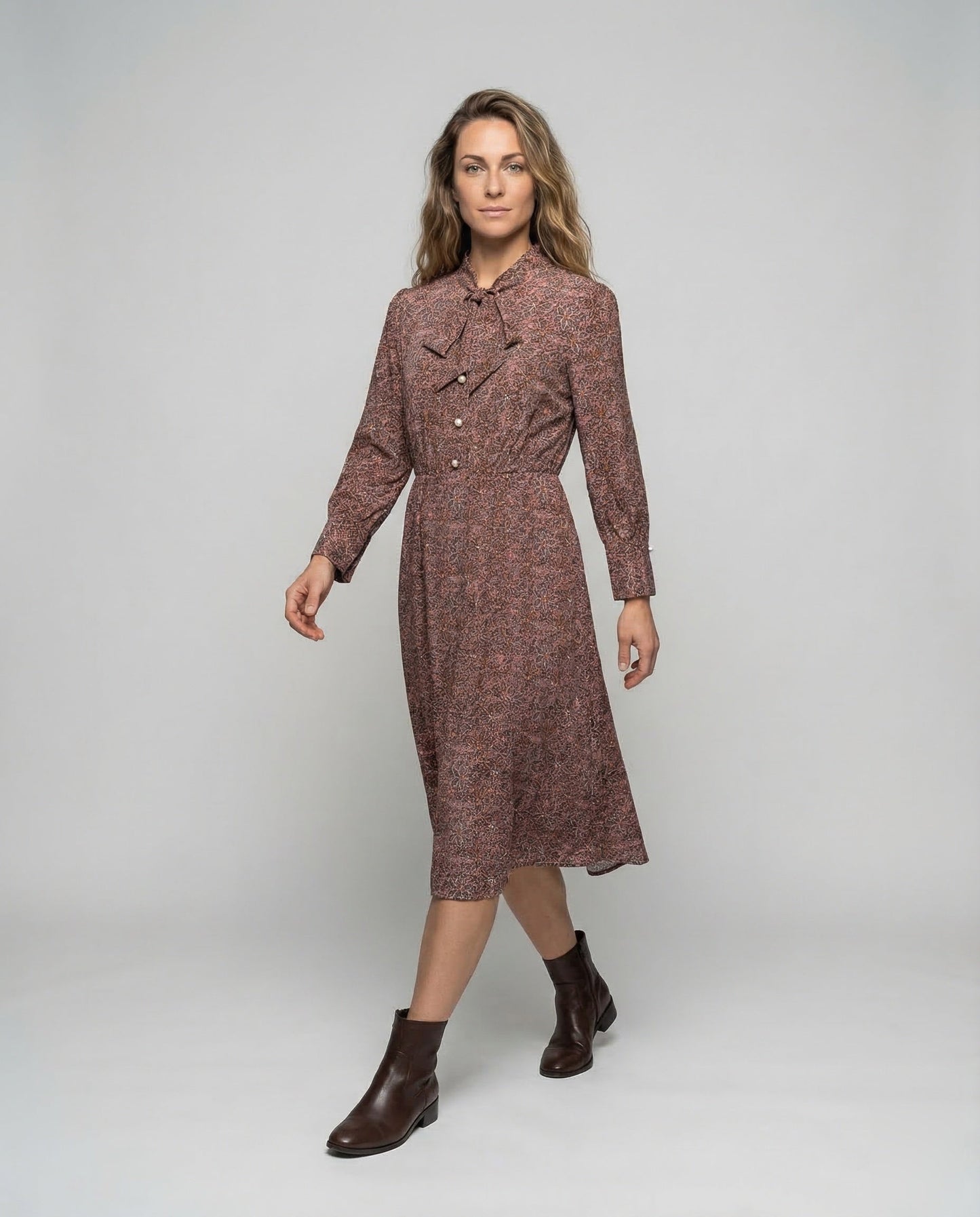 Damen Maxikleid mit Schluppenkragen - Eveloria