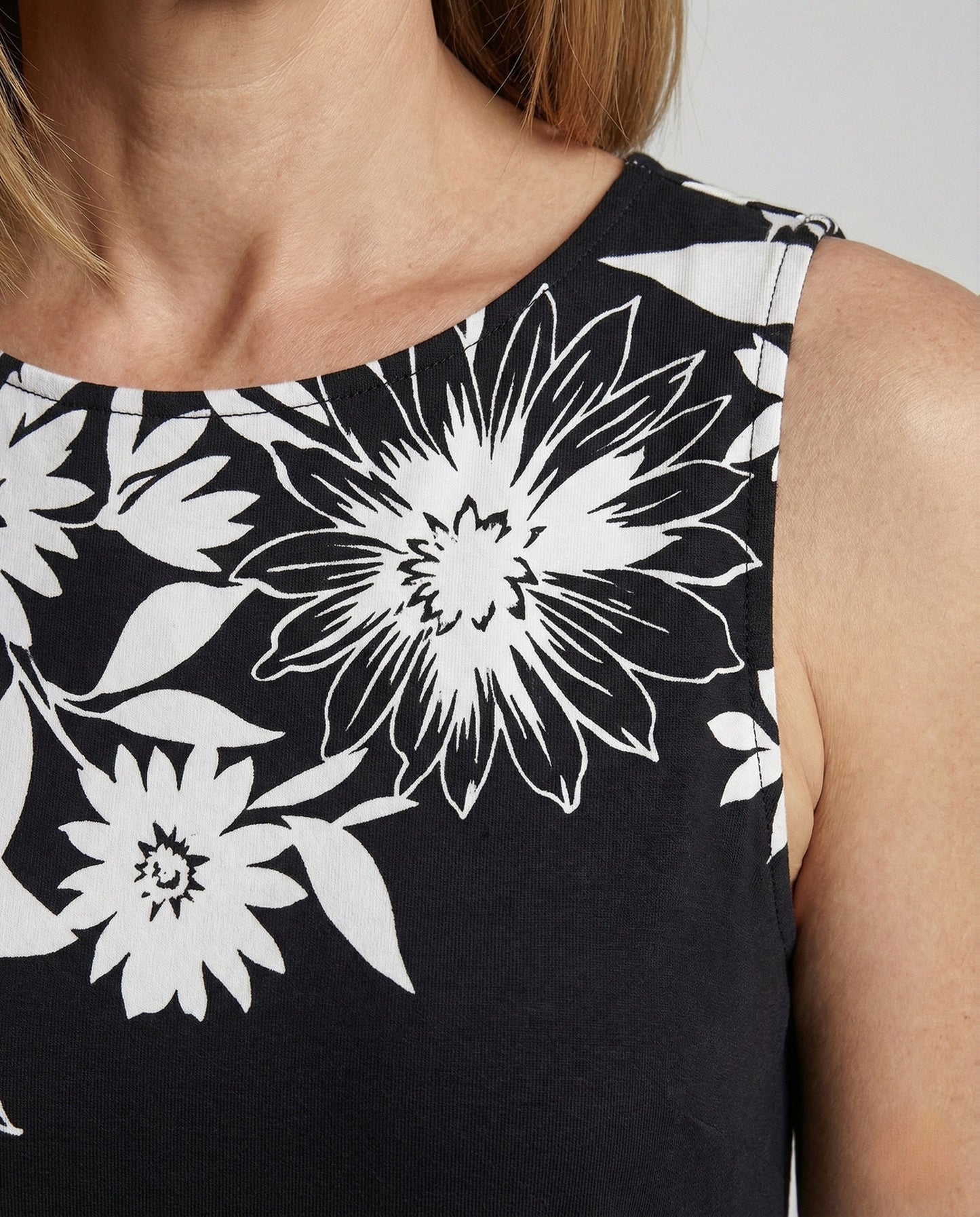 Product 15518407328074 - close_up_detail
