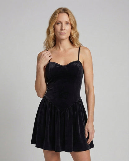 Damen Minikleid aus Samt mit Herz-Ausschnitt und Spaghettiträgern - Eveloria