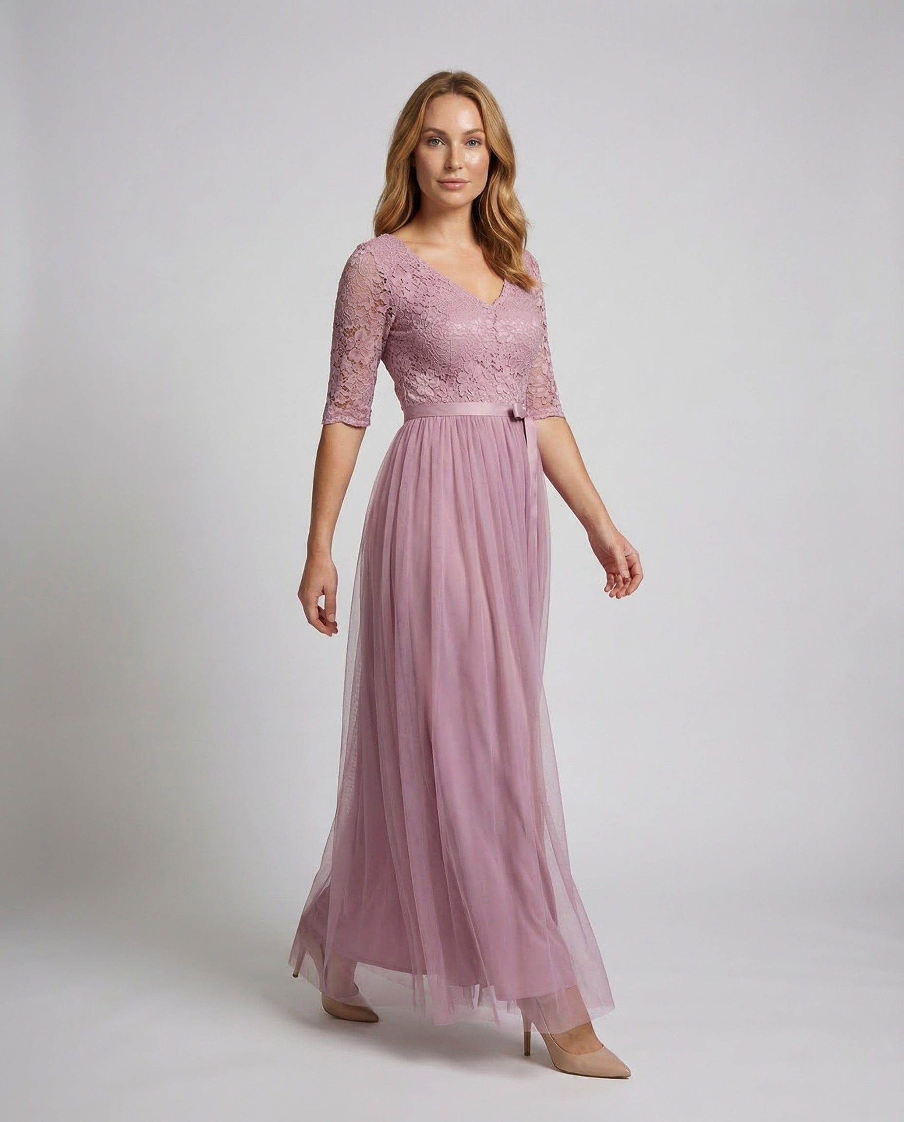 Damen Abendkleid aus Spitze mit Tüllcape - Eveloria