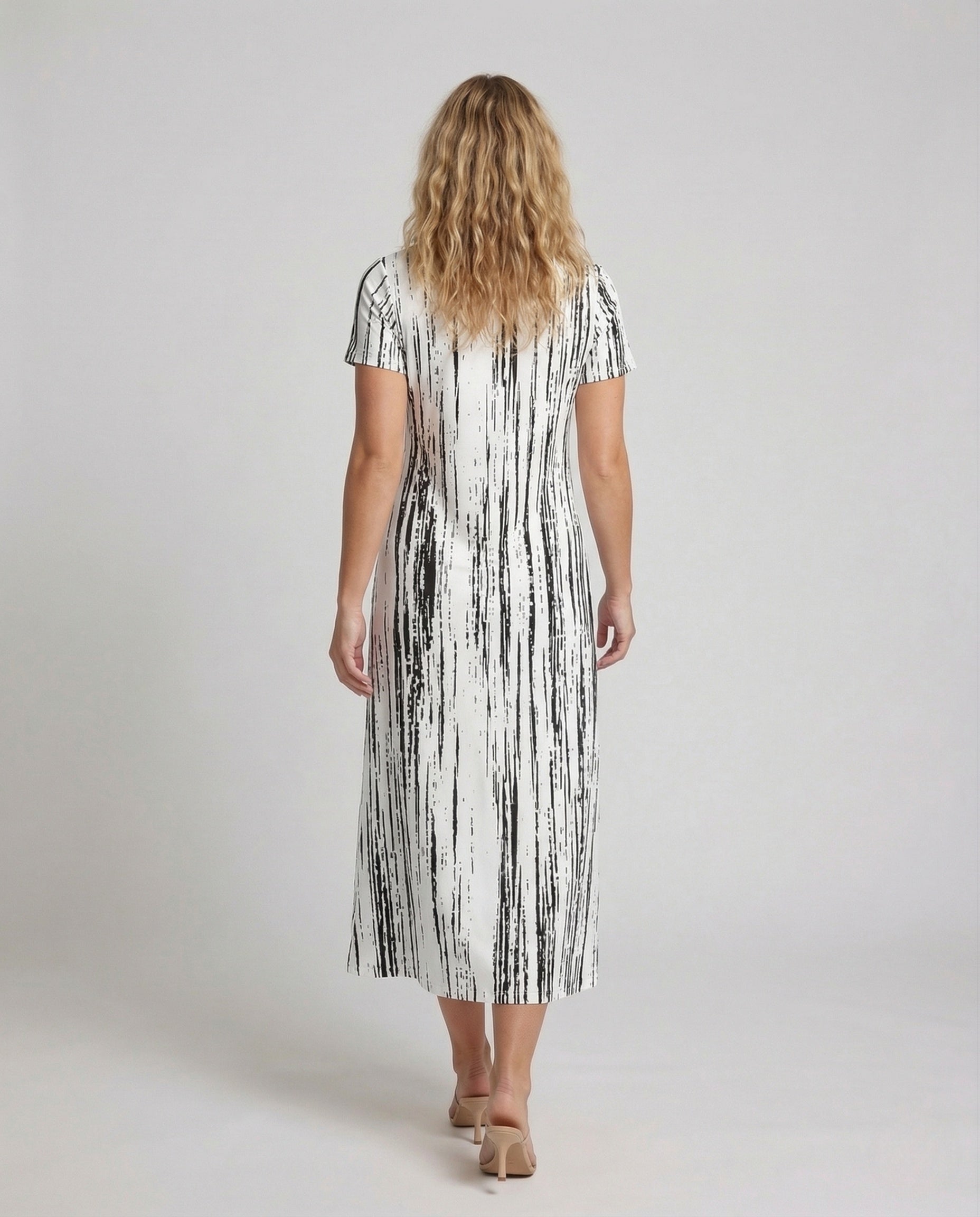 Product 15533319946570 - back_view