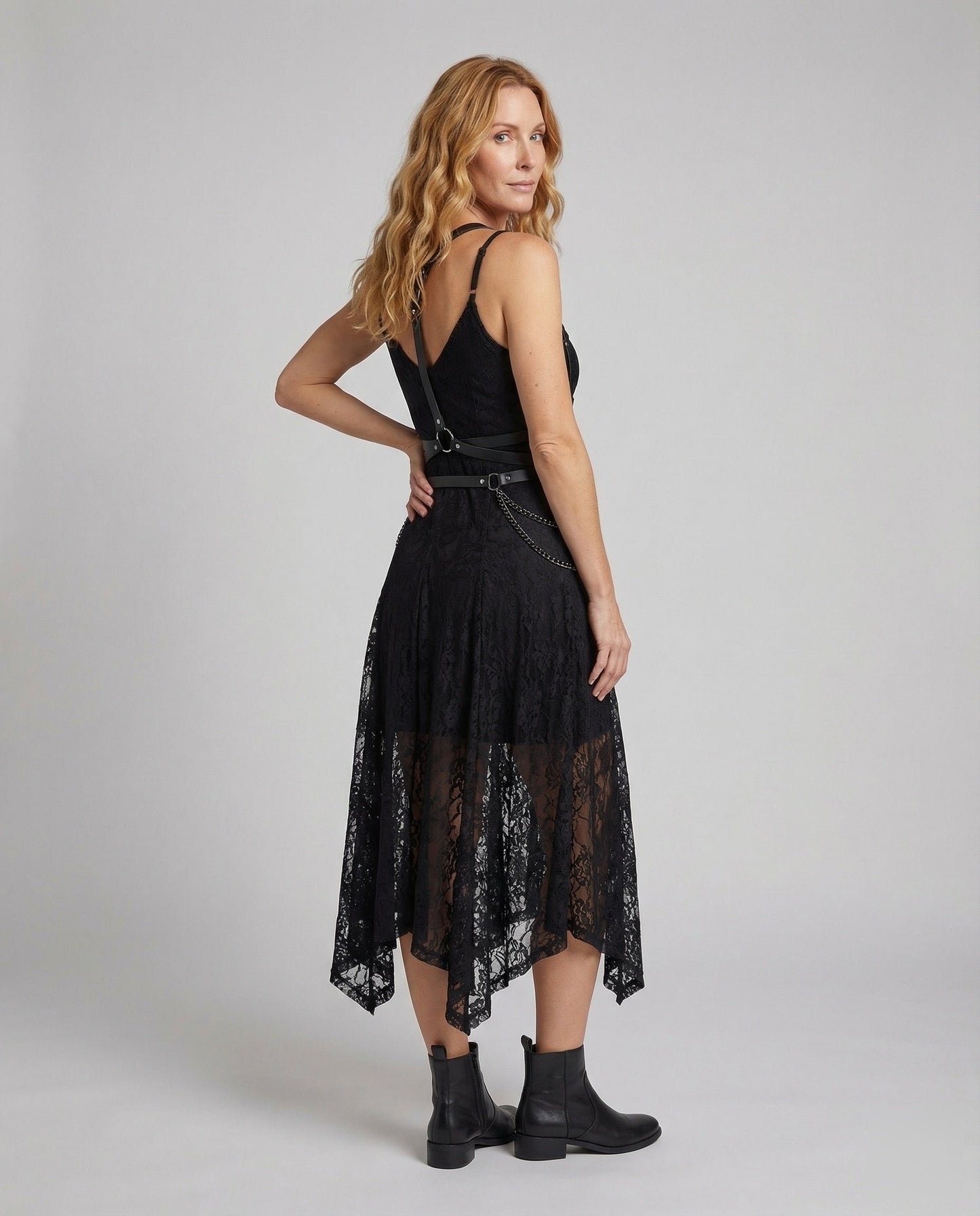 Damen Gothic Minikleid aus Spitze mit Öse Schwarz - Eveloria