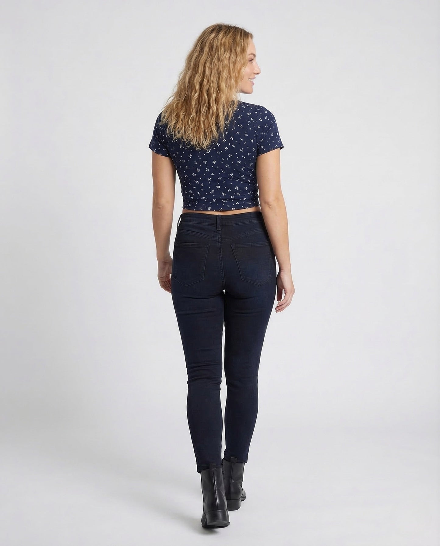 Product 15533337674058 - back_view